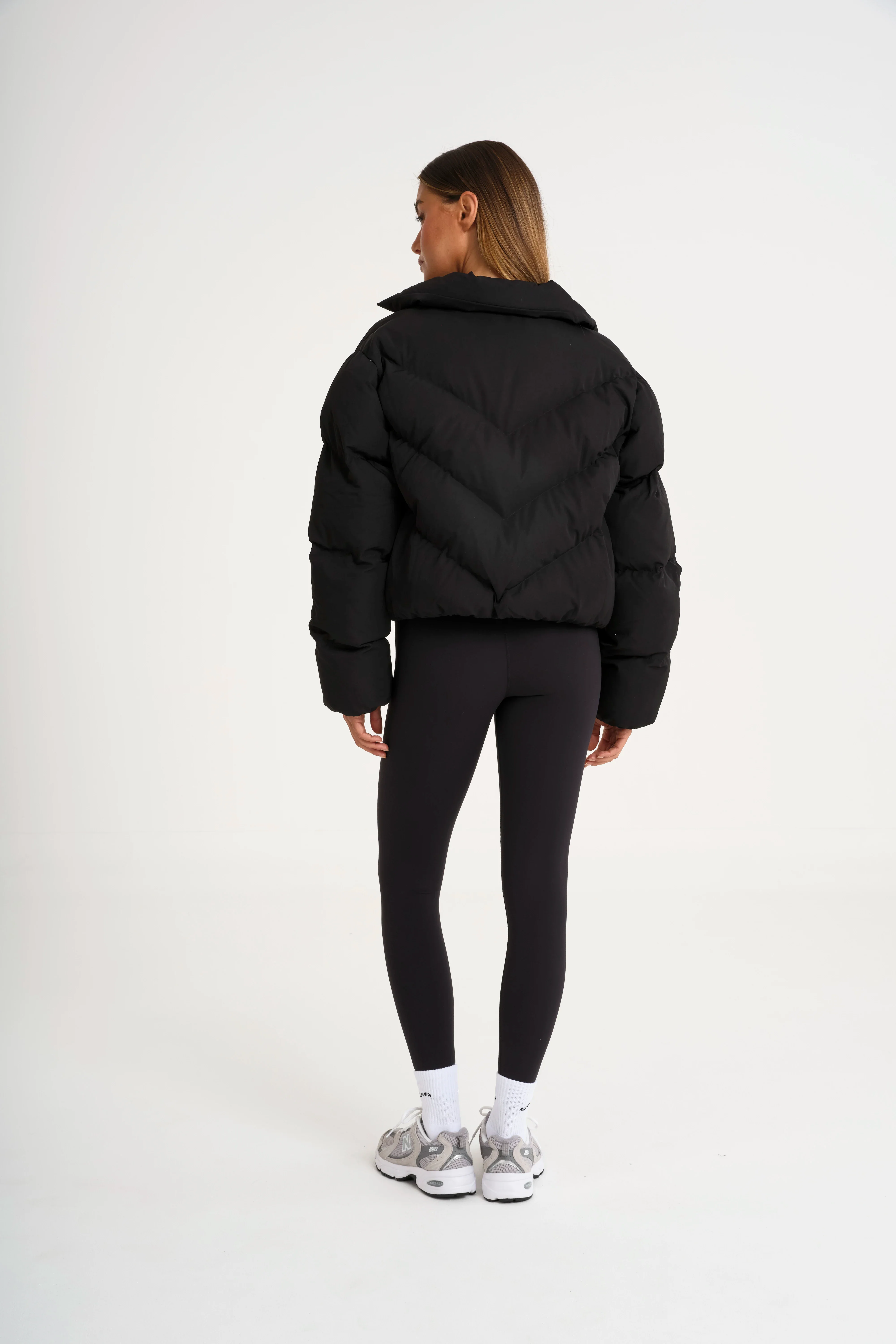 Cropped Puffer Jacket - Image 5