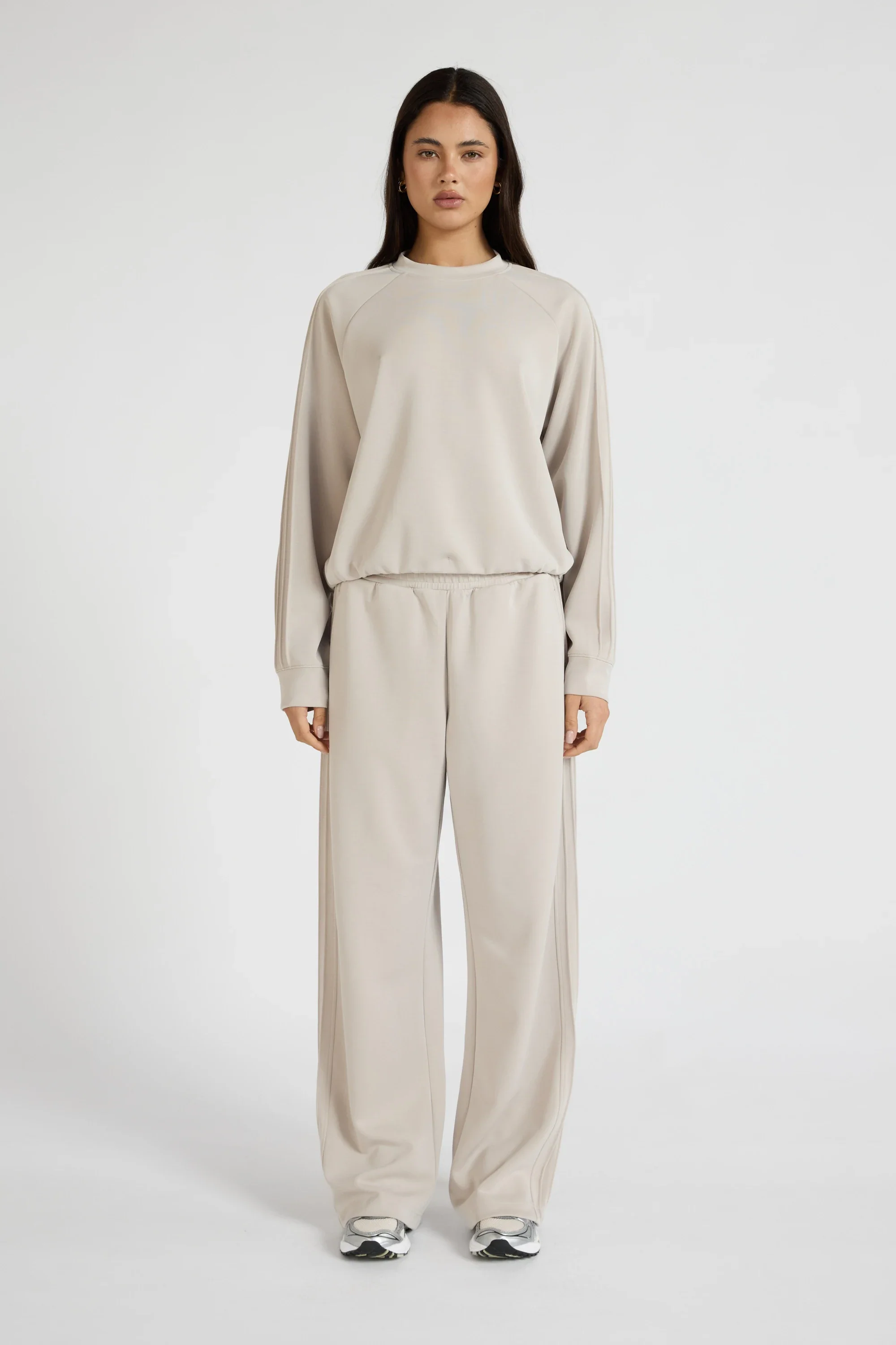 Soft Luxury Raglan Crew Jumper - Image 3