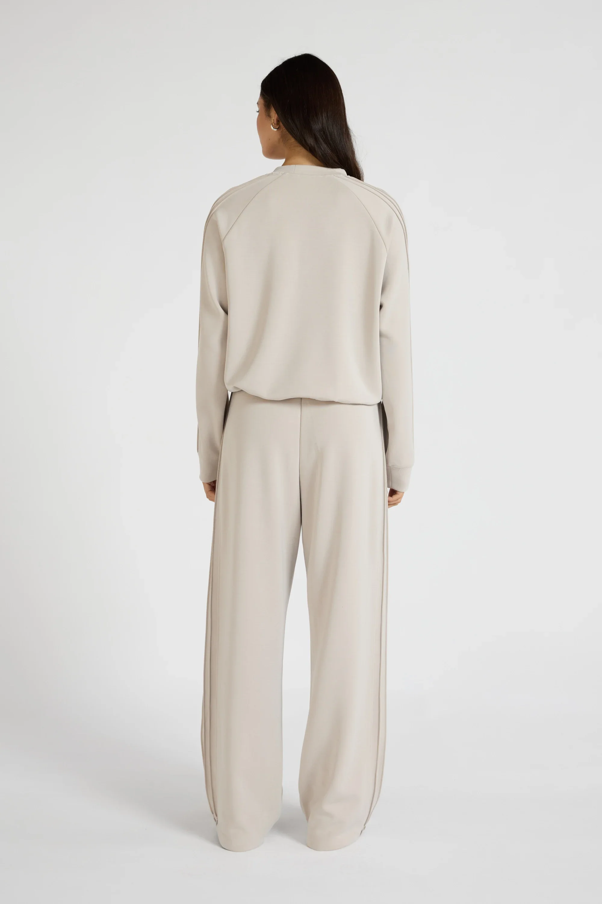 Soft Luxury Raglan Crew Jumper - Image 5